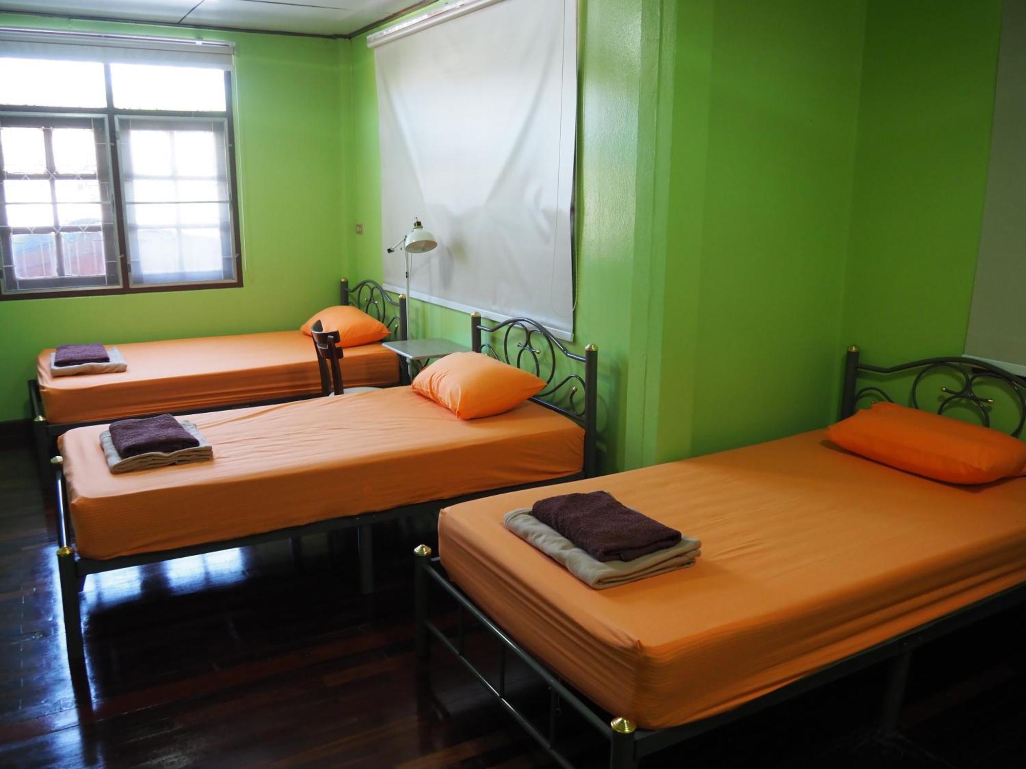 Punnpannsuk Hostel Трат Екстериор снимка